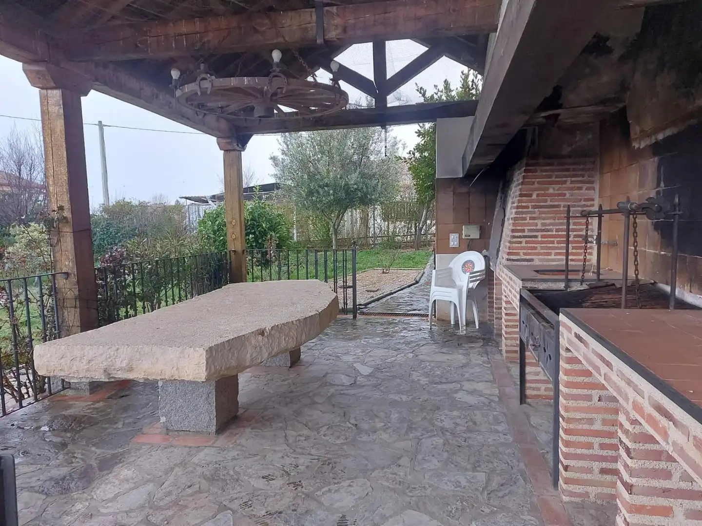 Terrassa de Casa o xalet en venda en Torrecaballeros amb Calefacció, Jardí privat i Traster