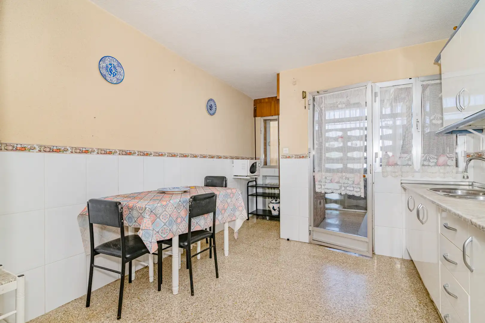 Dining room of Flat for sale in Granada  with Terrace, Storage room and Balcony