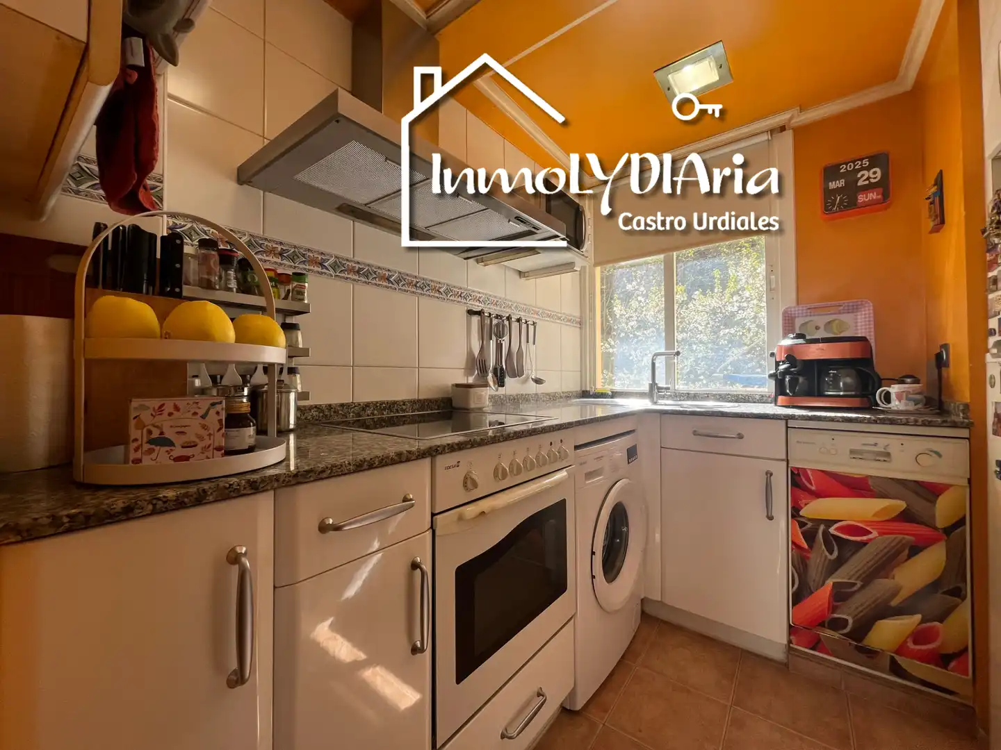 Cocina de Piso en venta en Alonsotegi con Calefacción, Parquet y Amueblado