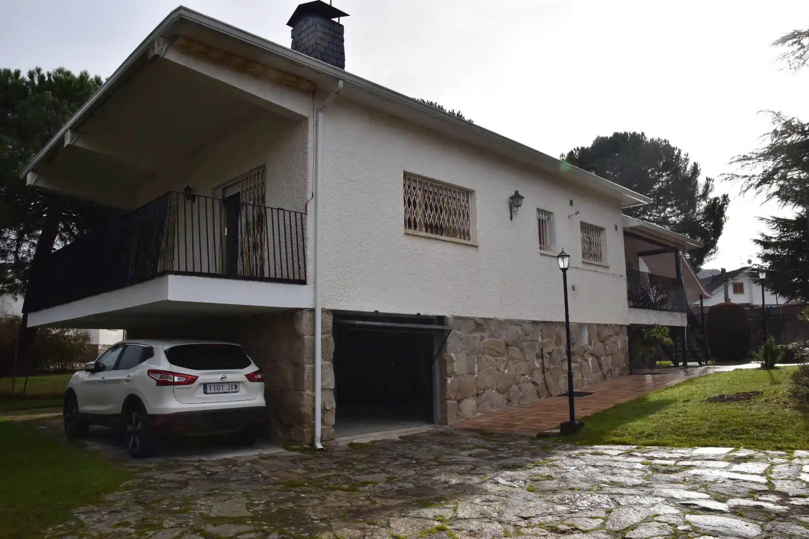 Vista exterior de Casa o chalet en venta en Moralzarzal con Calefacción, Jardín privado y Terraza