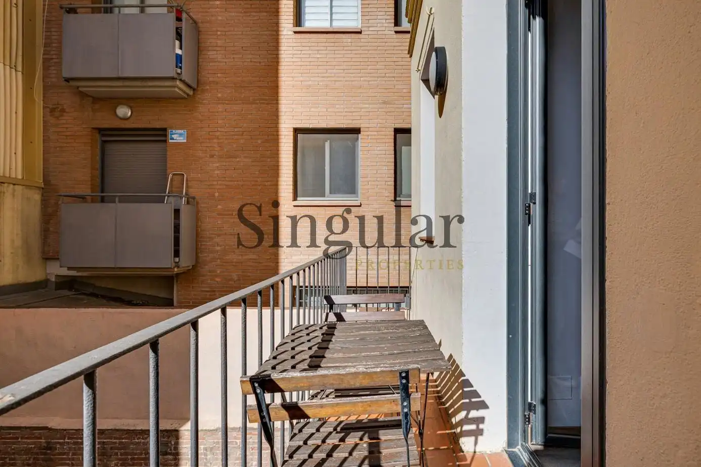 Balcony of Flat for sale in Barcelona  with Air Conditioner and Heating