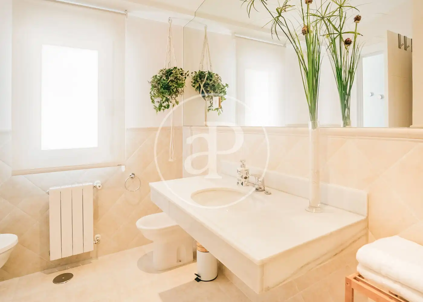 Attic for rent in C. de los Caños del Peral, Palacio