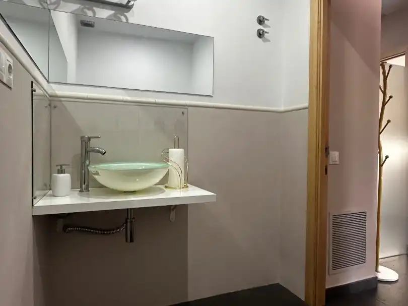 Bathroom of Commercial properties for transfer in Sitges  with Air Conditioner, Heating and Furnished