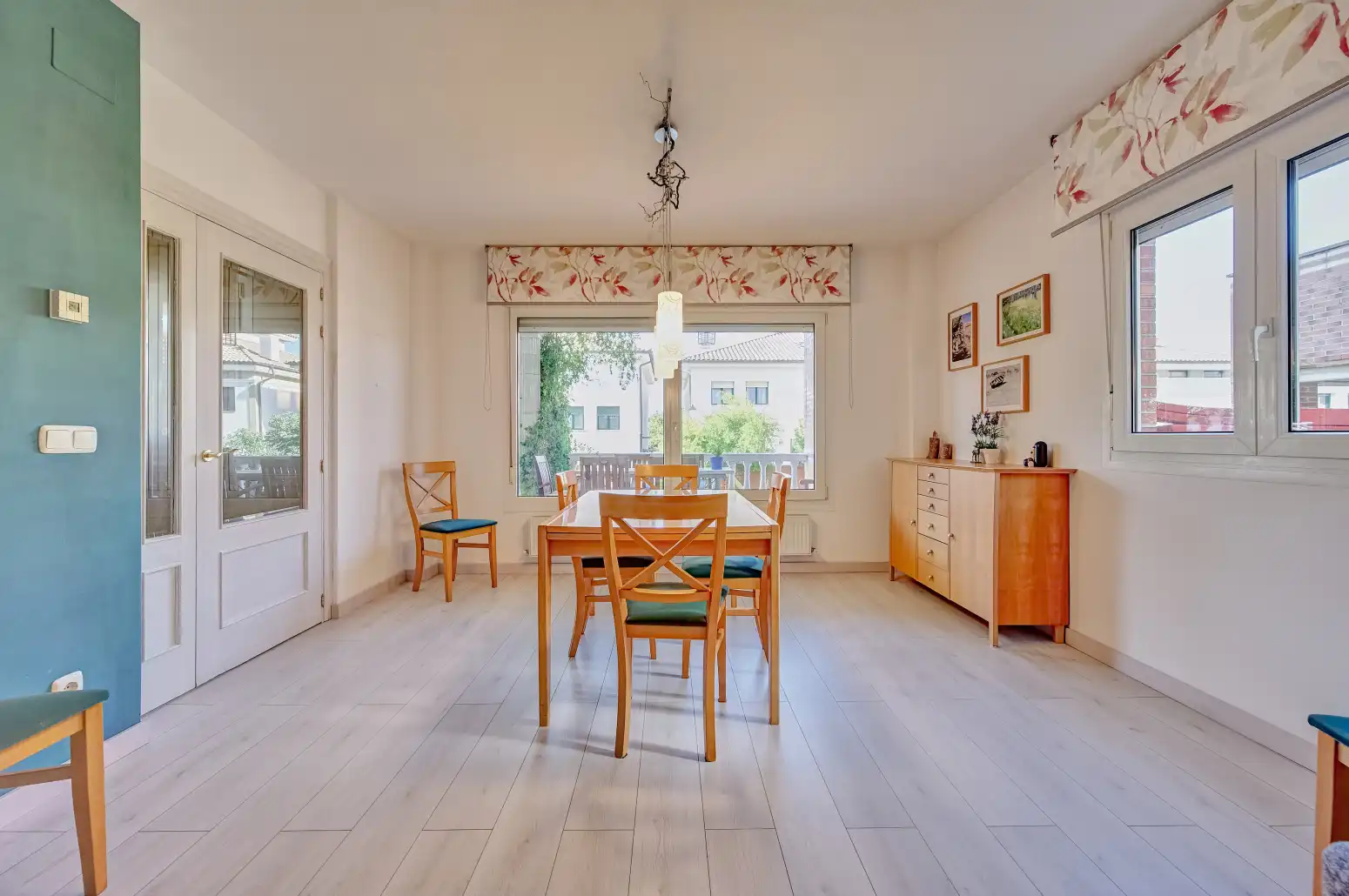 Dining room of Houses for sale in Cizur  with Heating, Private garden and Parquet flooring