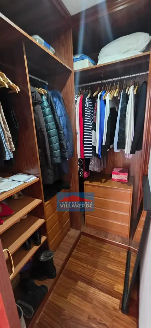 Habitación de Casa adosada en venta en Cangas  con Calefacción, Terraza y Trastero