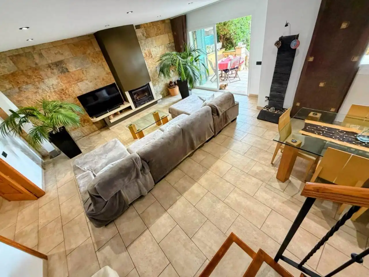 Sala d'estar de Casa adosada en venda en Calvià amb Aire condicionat, Terrassa i Alarma