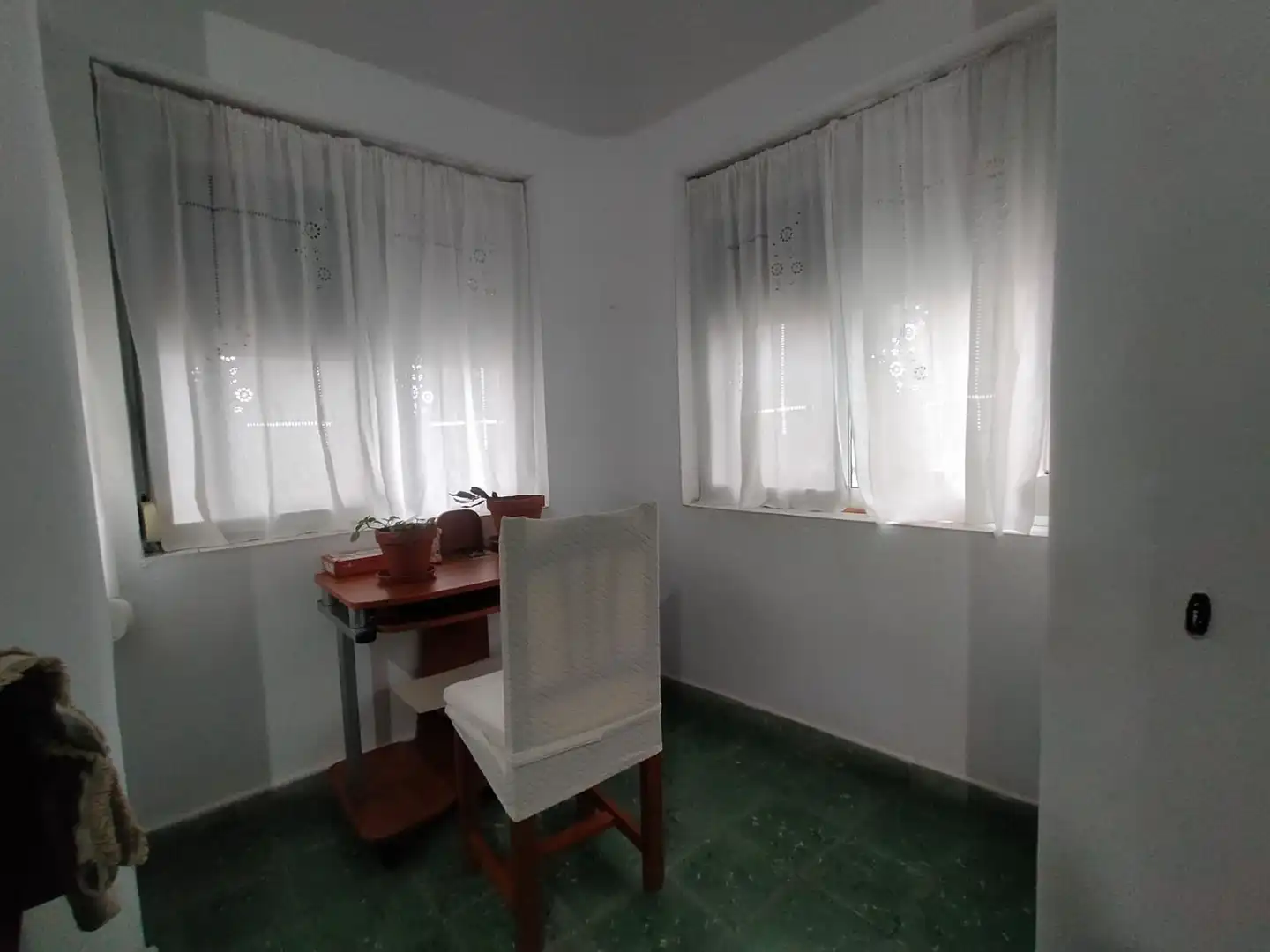 Schlafzimmer von Dachboden zum Verkauf in La Línea de la Concepción mit Terrasse und Abstellraum