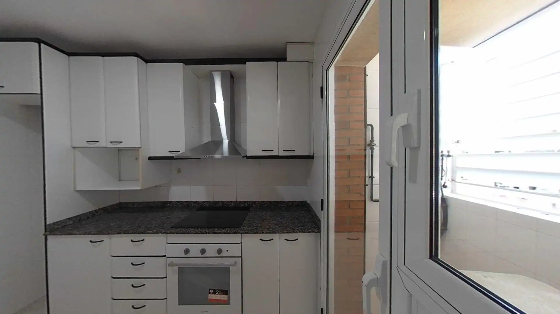 Cuina de Pis en venda en Ripollet amb Calefacció i Balcó