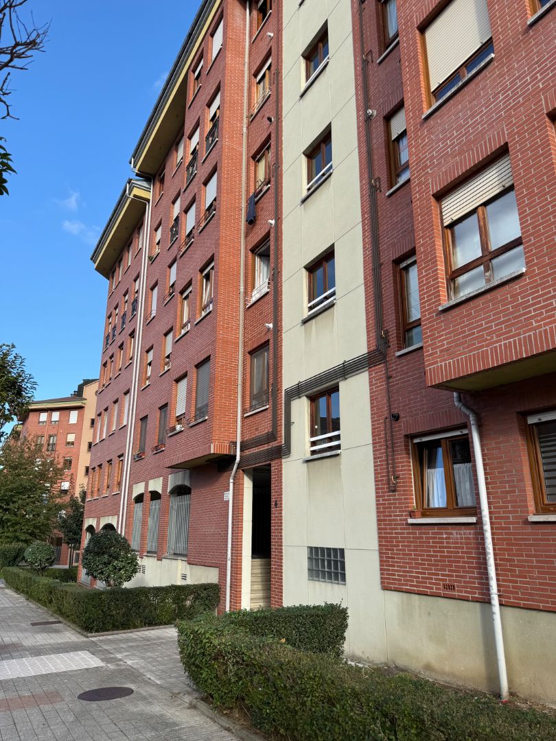 Exterior view of Flat for sale in Oviedo   with Heating, Storage room and Furnished