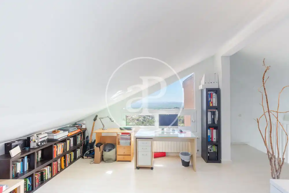 Houses for sale in Chiva  with Heating, Private garden and Terrace