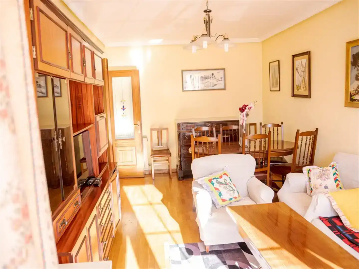 Sala de estar de Piso en venta en Cistierna con Parquet, Trastero y Horno