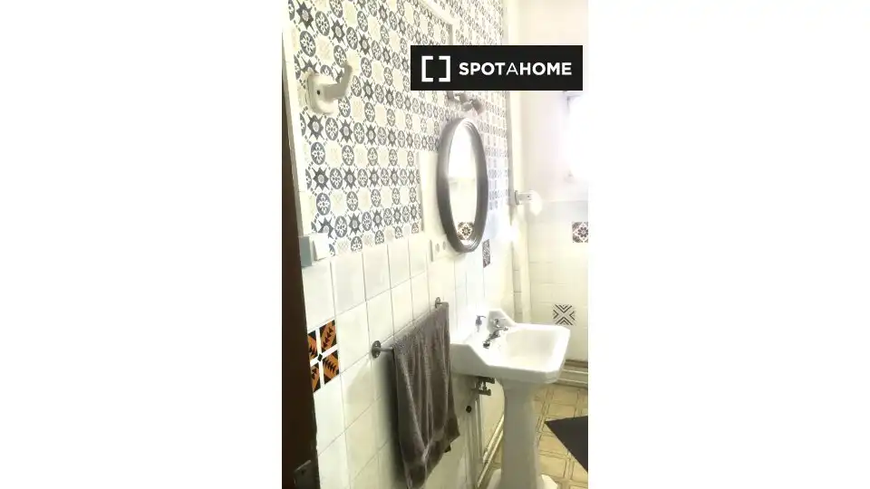 Room in Casco Vello