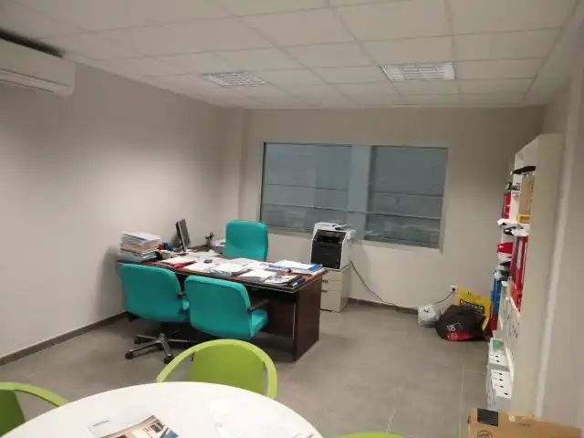 Nave industrial en venta en La Pobla de Vallbona