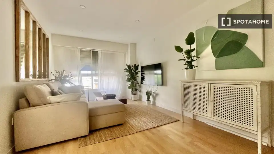 Living room of Flat for rent in Valencia  with Air Conditioner, Heating and Furnished