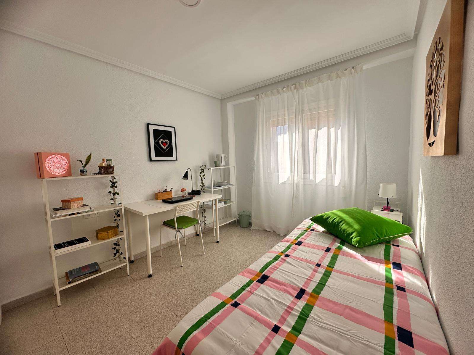 Bedroom of Flat to share in Alicante / Alacant  with Air Conditioner and Terrace
