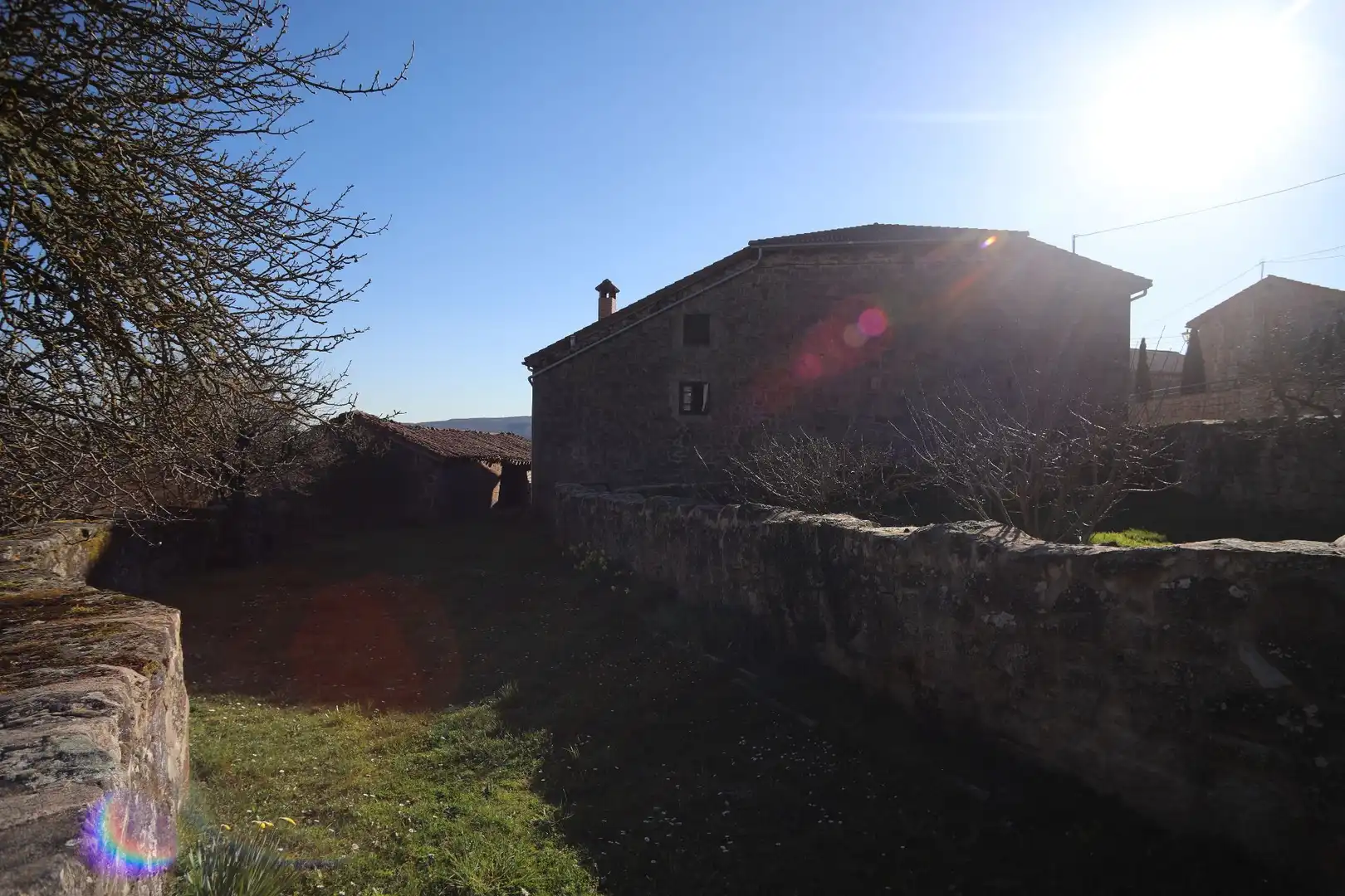 Außenansicht von Country house zum Verkauf in Valdeprado del Río mit Privatgarten