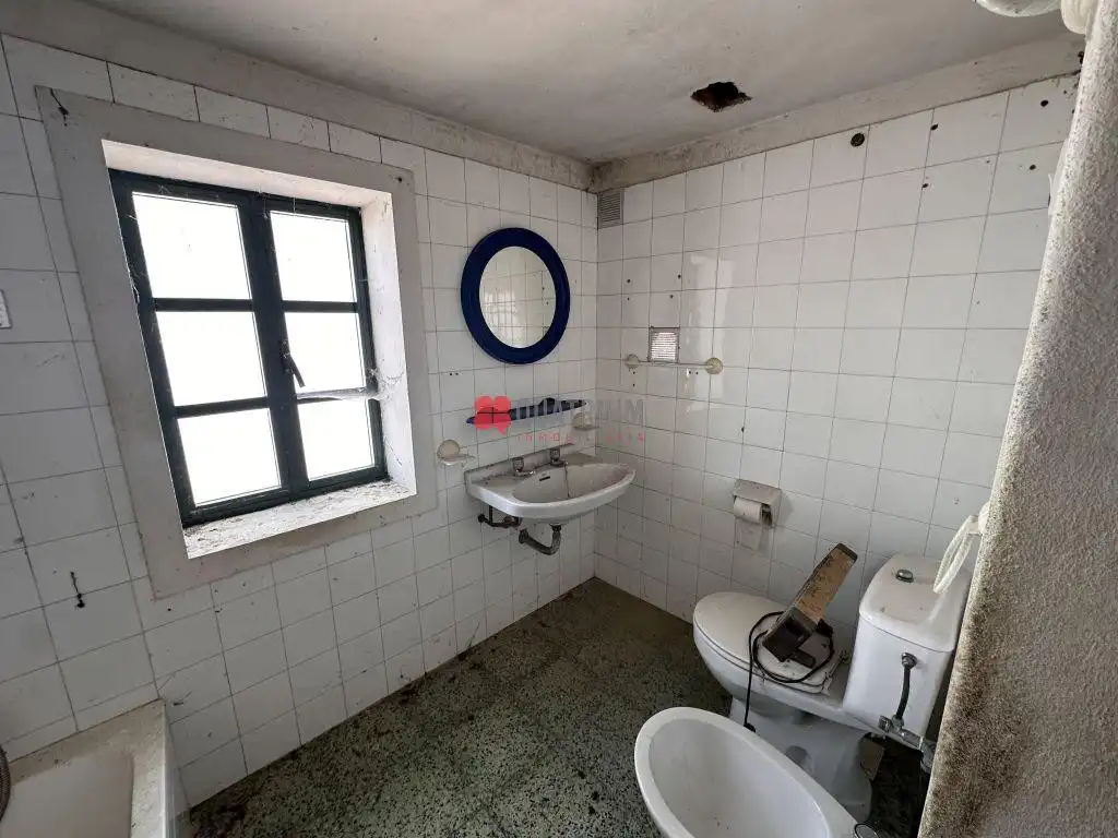 Bany de Casa o xalet en venda en Teo amb Jardí privat