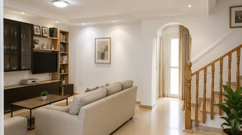 ZONA SURnbspAdosado en venta construidonbsp año 2000. Se trata de unanbspvivienda amplia, cómoda y muy bien distribuida, ideal par, imatge 4