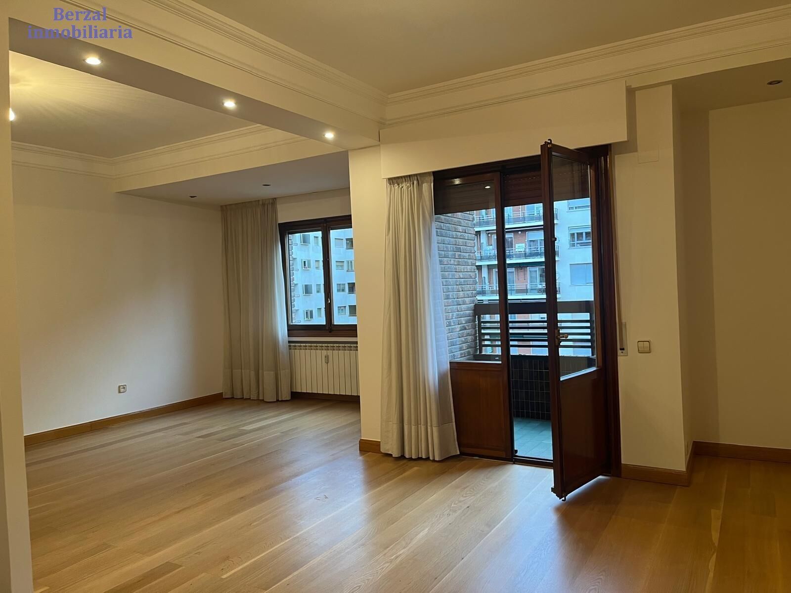 Living room of Flat to rent in  Logroño  with Heating, Terrace and Storage room