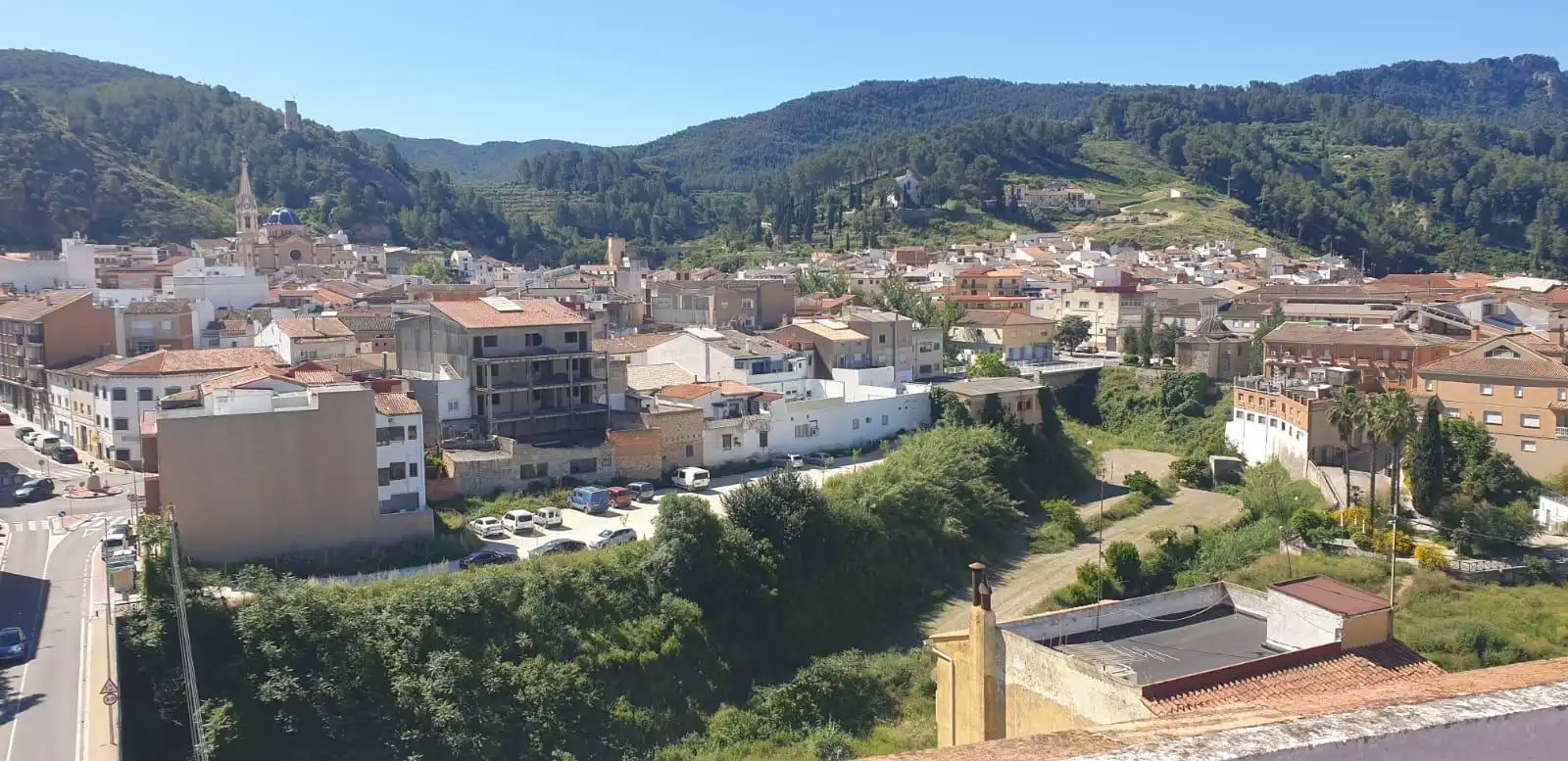 Vista exterior de Casa o xalet en venda en Mogente / Moixent amb Aire condicionat, Terrassa i Traster