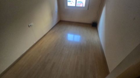 Foto 3 de Pis en venda a C/ Sagunt, Zona Nord, Rubí