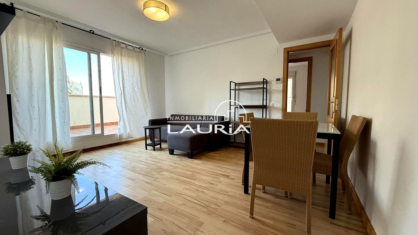 Vista exterior de Àtic de lloguer en Paterna amb Aire condicionat, Parquet i Terrassa