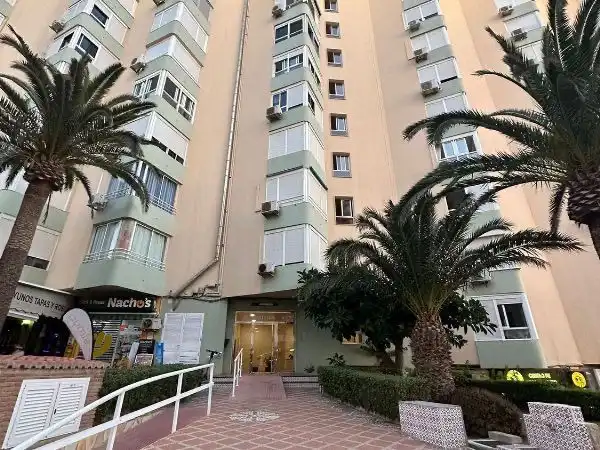 Vista exterior de Apartament en venda en Torrox amb Aire condicionat, Calefacció i Piscina comunitària