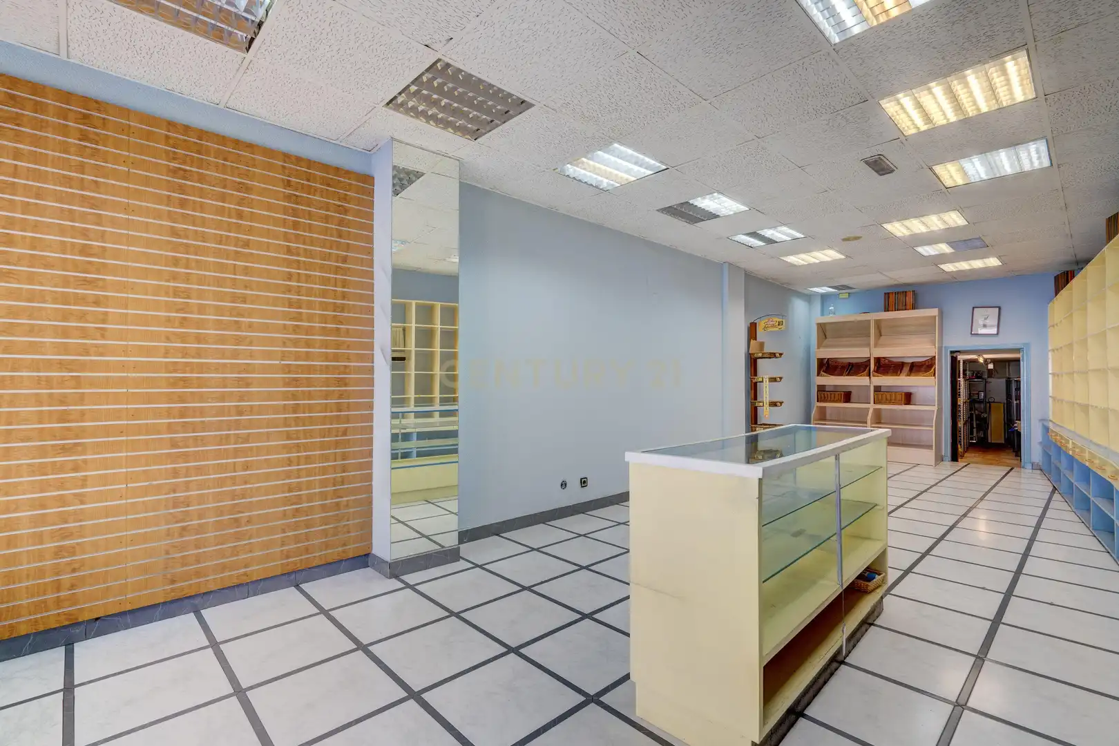Local comercial en venta en Fuente de los Patos Plaza, Vitoria-Gasteiz, Spain 1, imagen 4