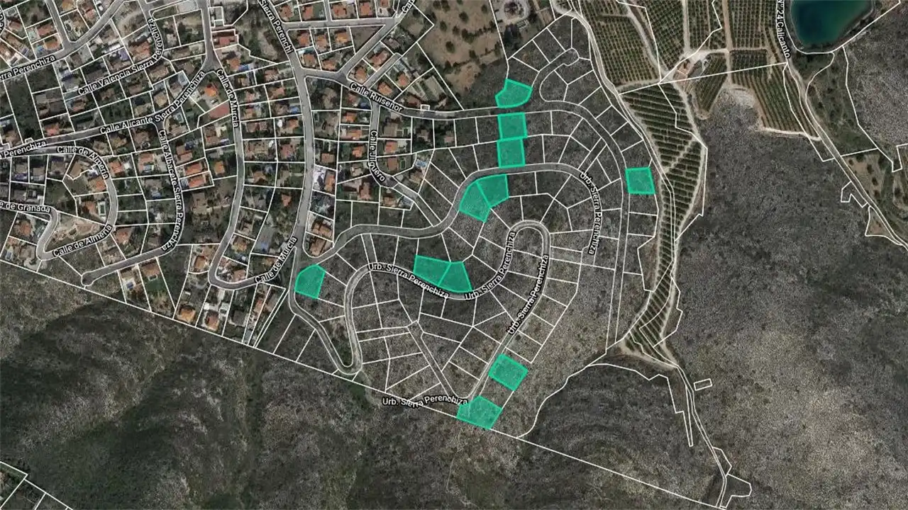 Rustikales Grundstück zum Verkauf in Ur. Sierra Perenchiza