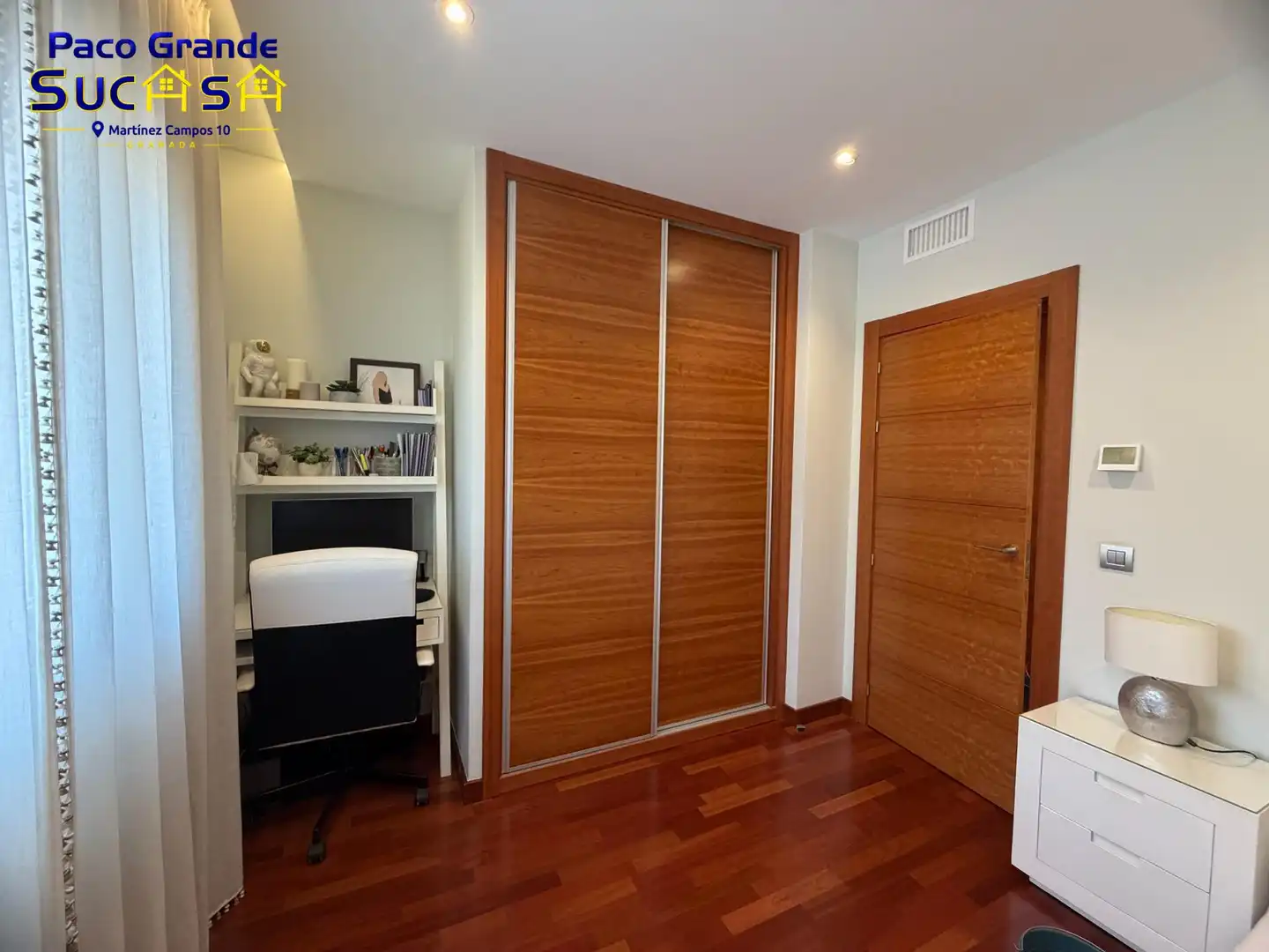 Bedroom of Flat for rent in Granada  with Air Conditioner, Heating and Parquet flooring