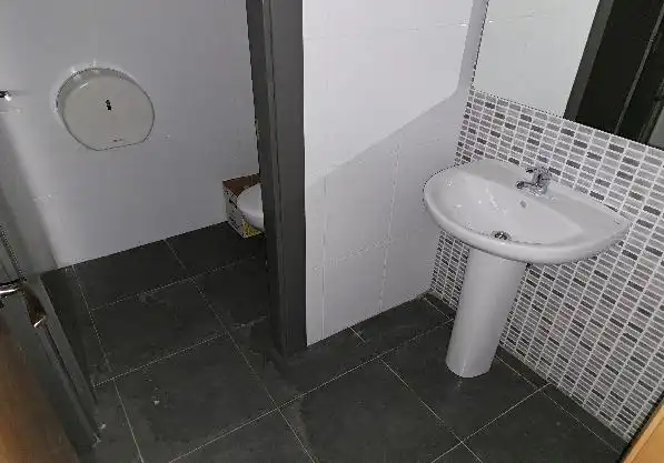 Bathroom of Office for sale in Huesca