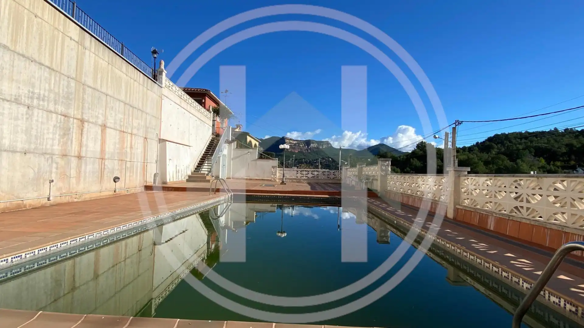 Piscina de Casa o chalet en venta en Sant Feliu de Codines con Calefacción, Jardín privado y Terraza