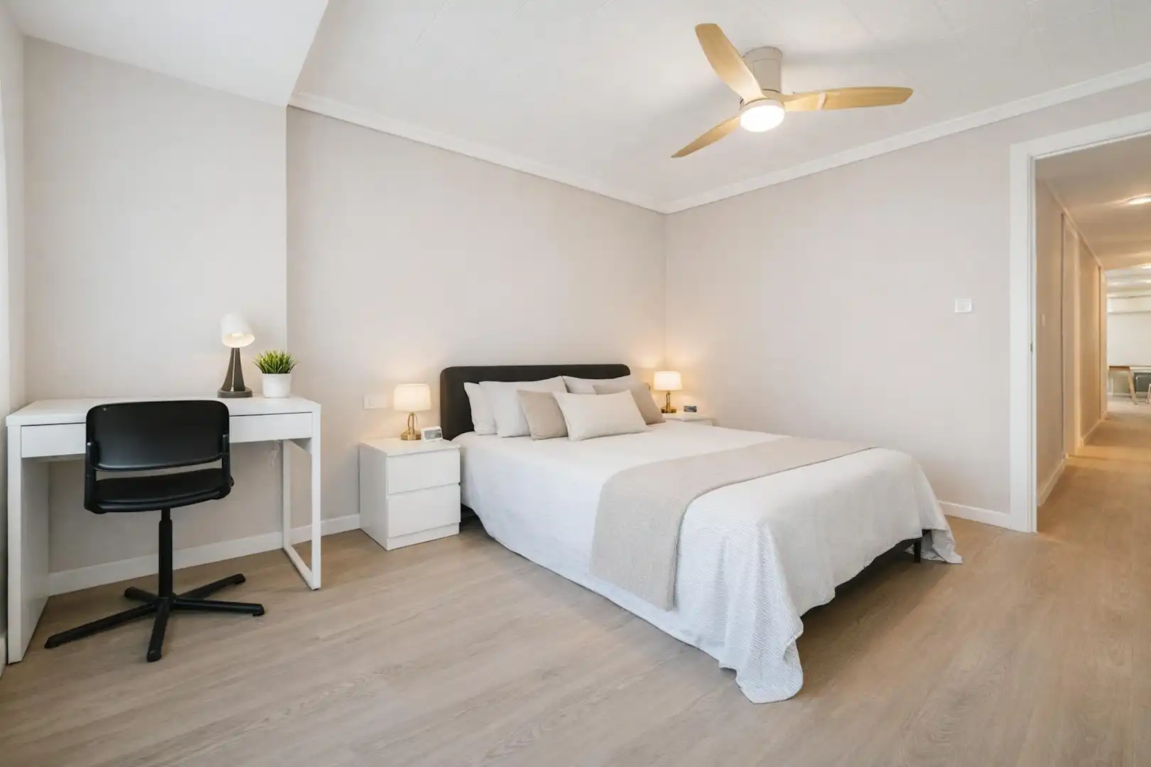 Bedroom of Flat for rent in Valencia  with Air Conditioner, Heating and Furnished