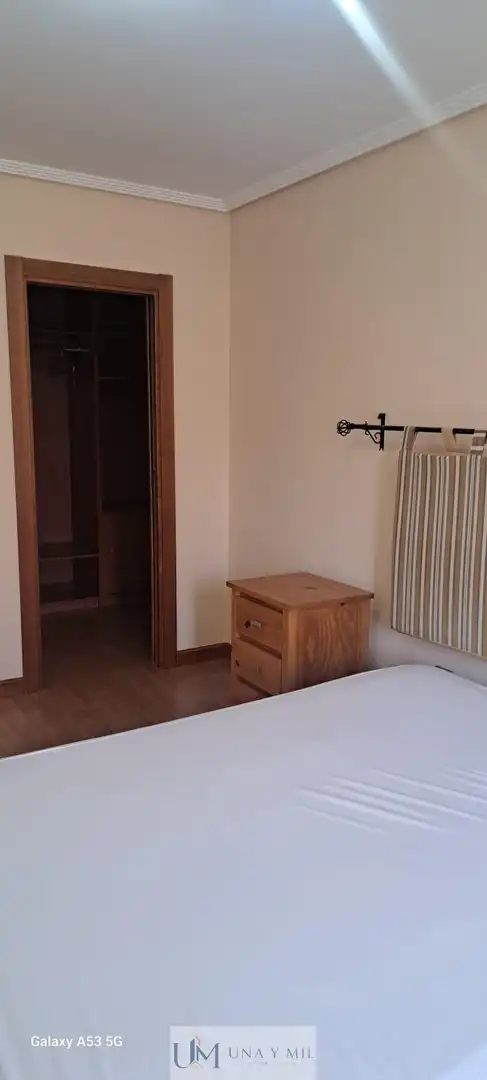 Habitación de Apartamento en venta en Villares de la Reina con Calefacción, Terraza y Piscina