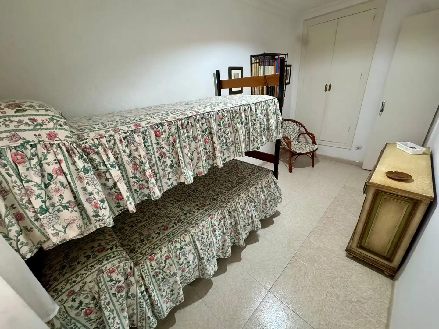 Habitación de Casa adosada en venta en Punta Umbría con Terraza, Amueblado y Balcón