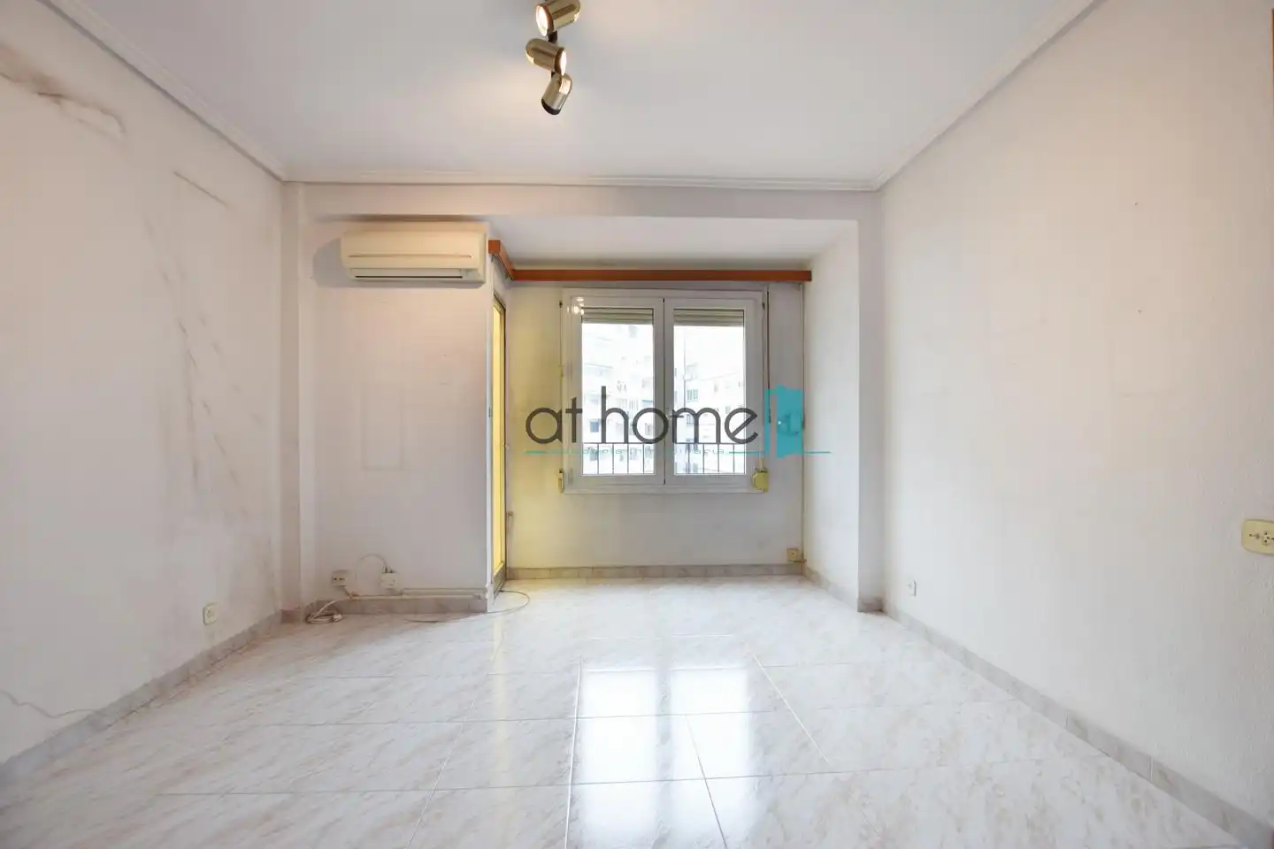 Habitación de Piso en venta en Valencia con Aire acondicionado