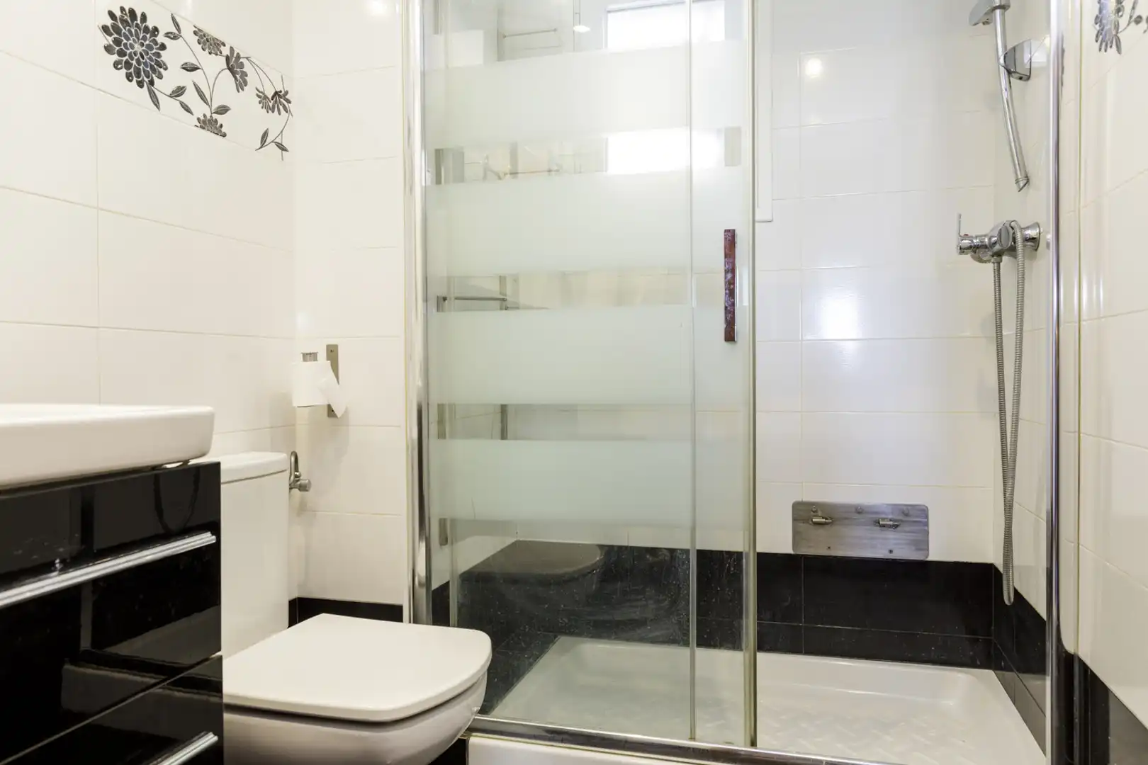 Bathroom of Flat for sale in Zaragoza  with Storage room
