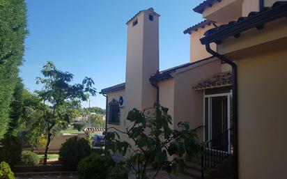 Vista exterior de Casa o xalet en venda en Bargas amb Aire condicionat i Terrassa