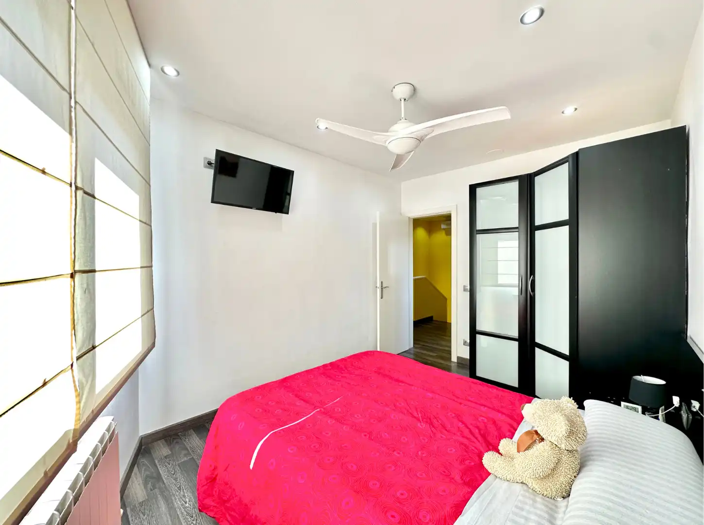 Bedroom of Houses for sale in Torelló  with Air Conditioner, Heating and Private garden