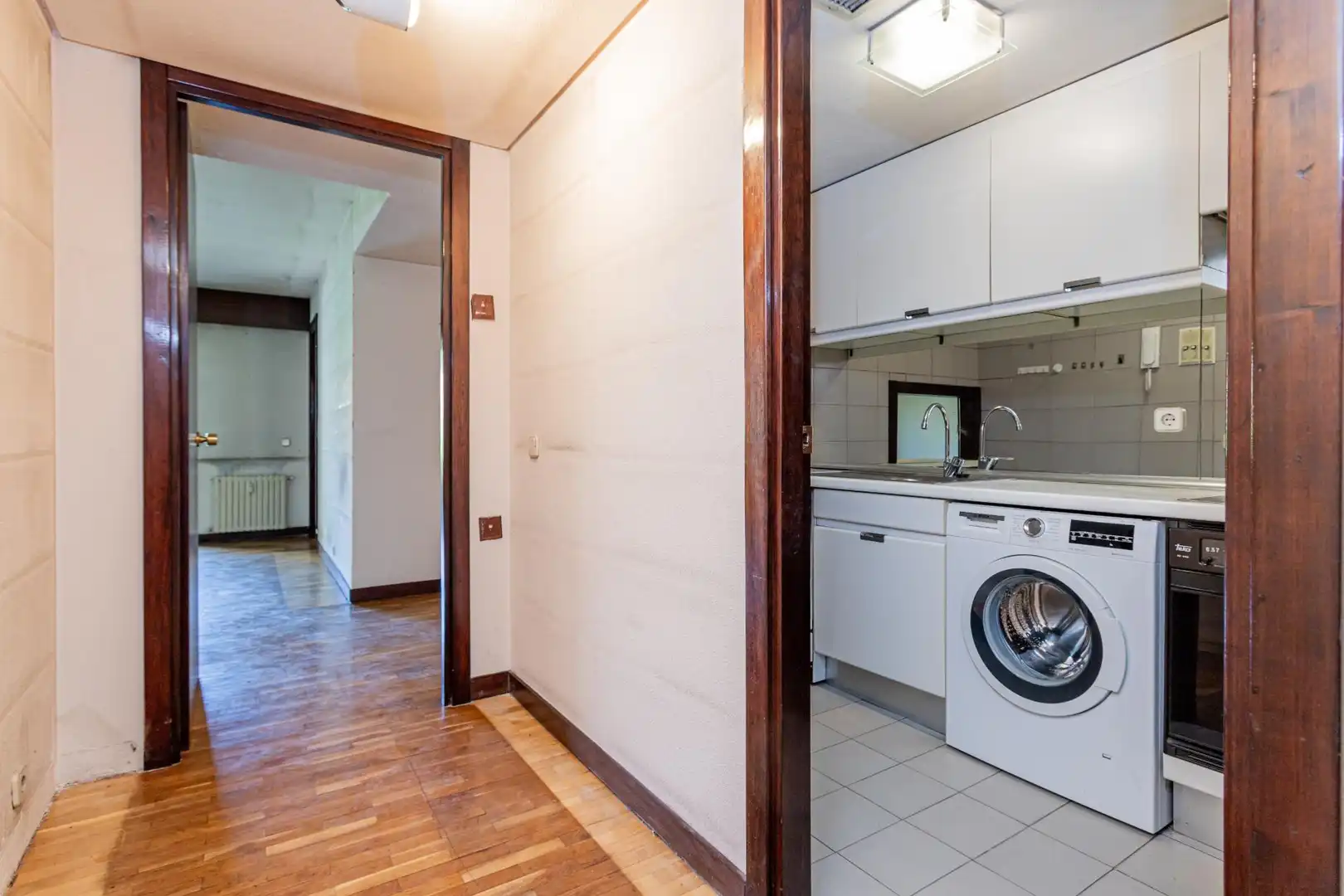 Kitchen of Flat for sale in Madrid  with Heating, Parquet flooring and Community pool