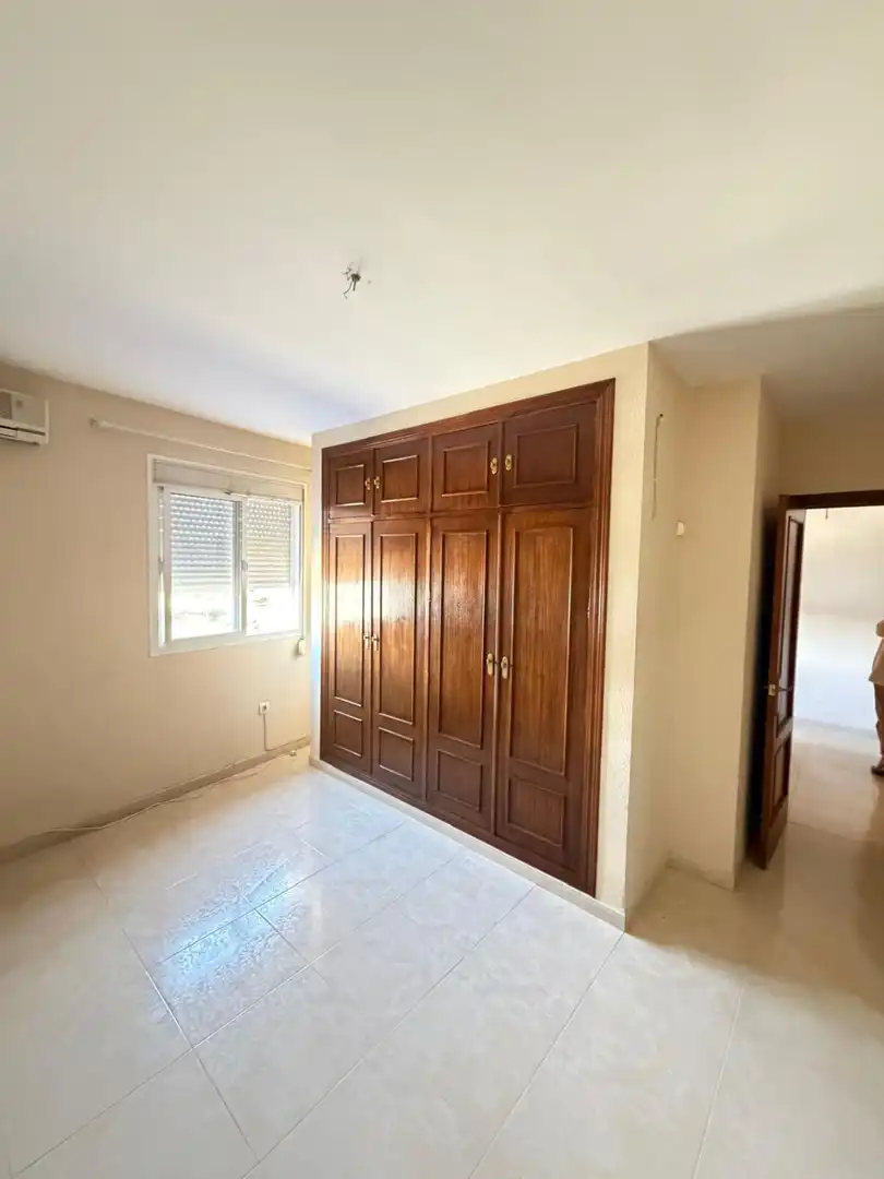 Bedroom of Flat for sale in Gines  with Air Conditioner, Heating and Terrace