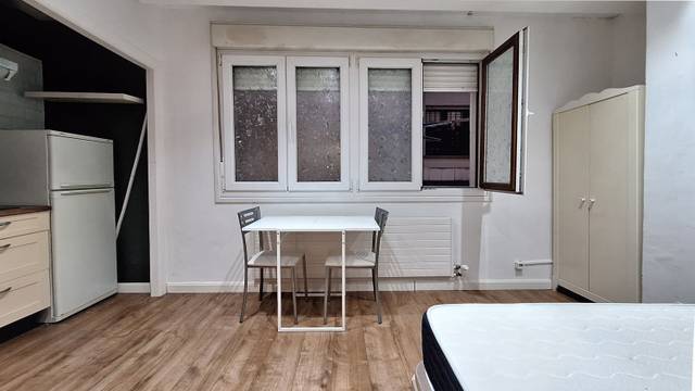 Piso en Alquiler en Salesas - Foncalada - Campoamor