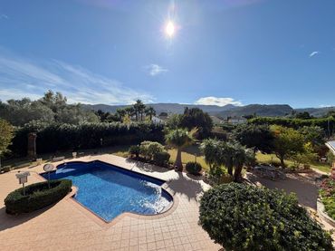 Villa avec balcon à vendre à Centro