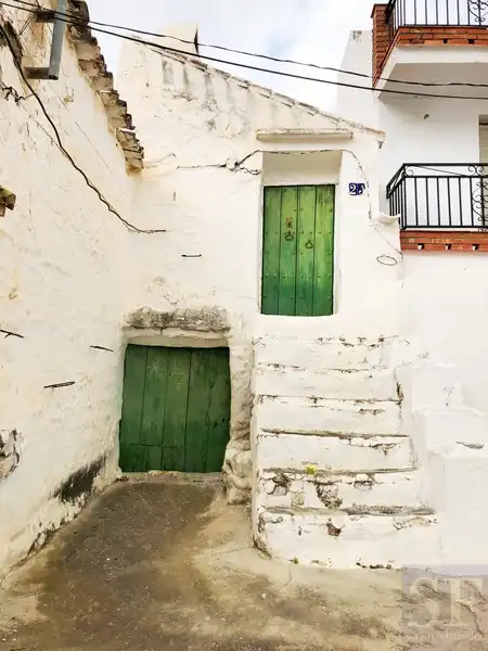 Adossat en venda a Salares