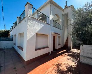 Vista exterior de Casa o xalet en venda en Colera amb Jardí privat i Moblat