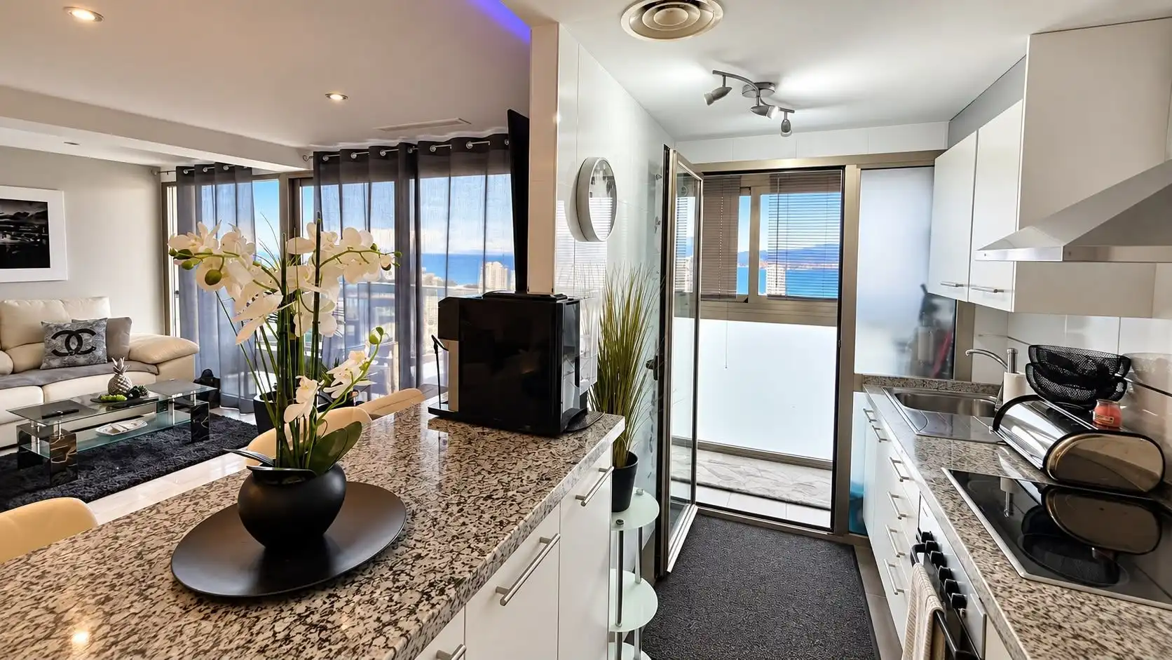 Piso con piscina en venta en Calle Viena 8, imagen 12