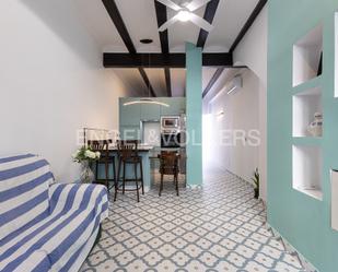 Sala d'estar de Apartament de lloguer en  Valencia Capital amb Aire condicionat, Jardí privat i Terrassa