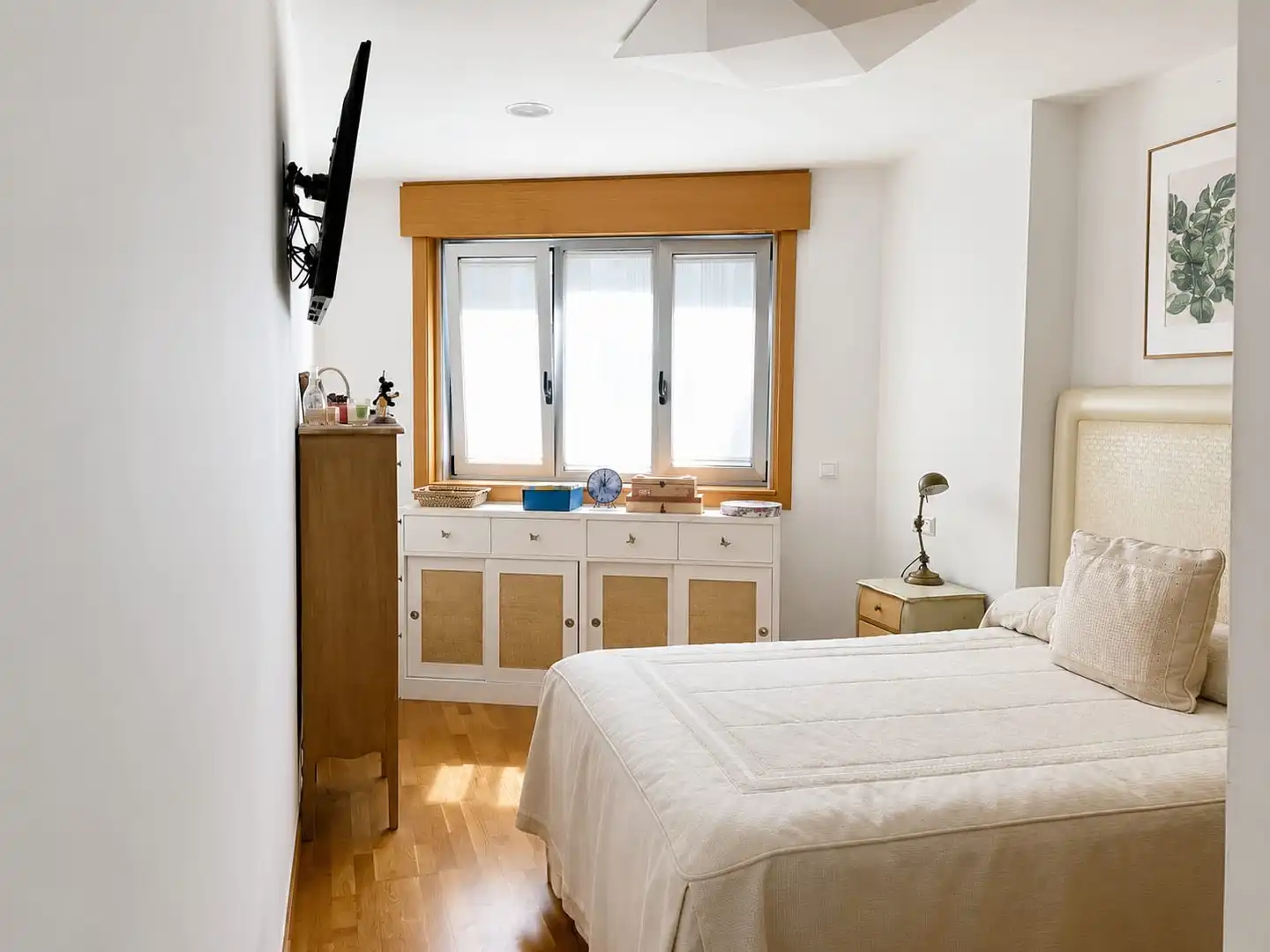 Dormitori de Pis en venda en A Coruña Capital  amb Calefacció, Parquet i Terrassa