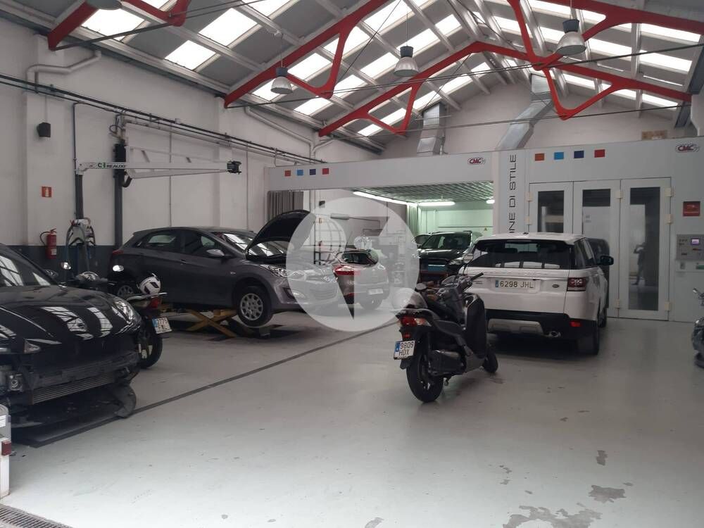 Aparcament de Nau industrial en venda en  Barcelona Capital