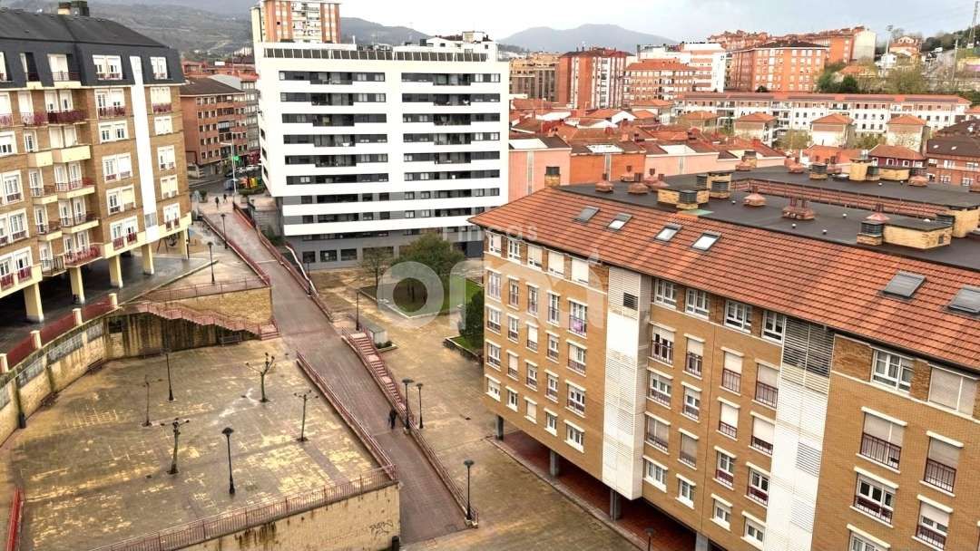 Exterior view of Duplex for sale in Santurtzi   with Heating, Storage room and Balcony